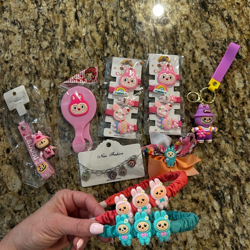 Labubu Hair Accessories Set - and keychains